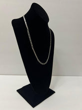 Load image into Gallery viewer, 18K ITALIAN WHITE GOLD PLATED RAZOR BLADE AND MESH NECKLACE