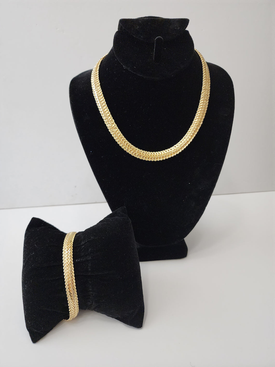 18K Gold Plated Thick Choker Necklace and Bracelet