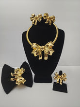 Load image into Gallery viewer, 18K GOLD PLATED BOW SET
