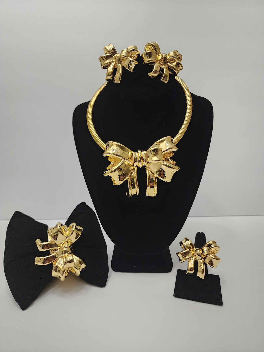 18K GOLD PLATED BOW SET