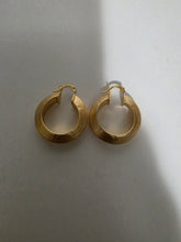 Load image into Gallery viewer, 18K Gold Plated Medium Hoop Earring
