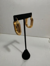 Load image into Gallery viewer, 18K Gold Plated Simple Oval Hoop
