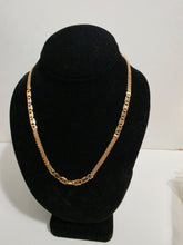 Load image into Gallery viewer, 18K Gold Plated 18" Blade and Carpet Necklace
