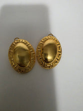 Load image into Gallery viewer, 18K Gold Plated Oval Earring

