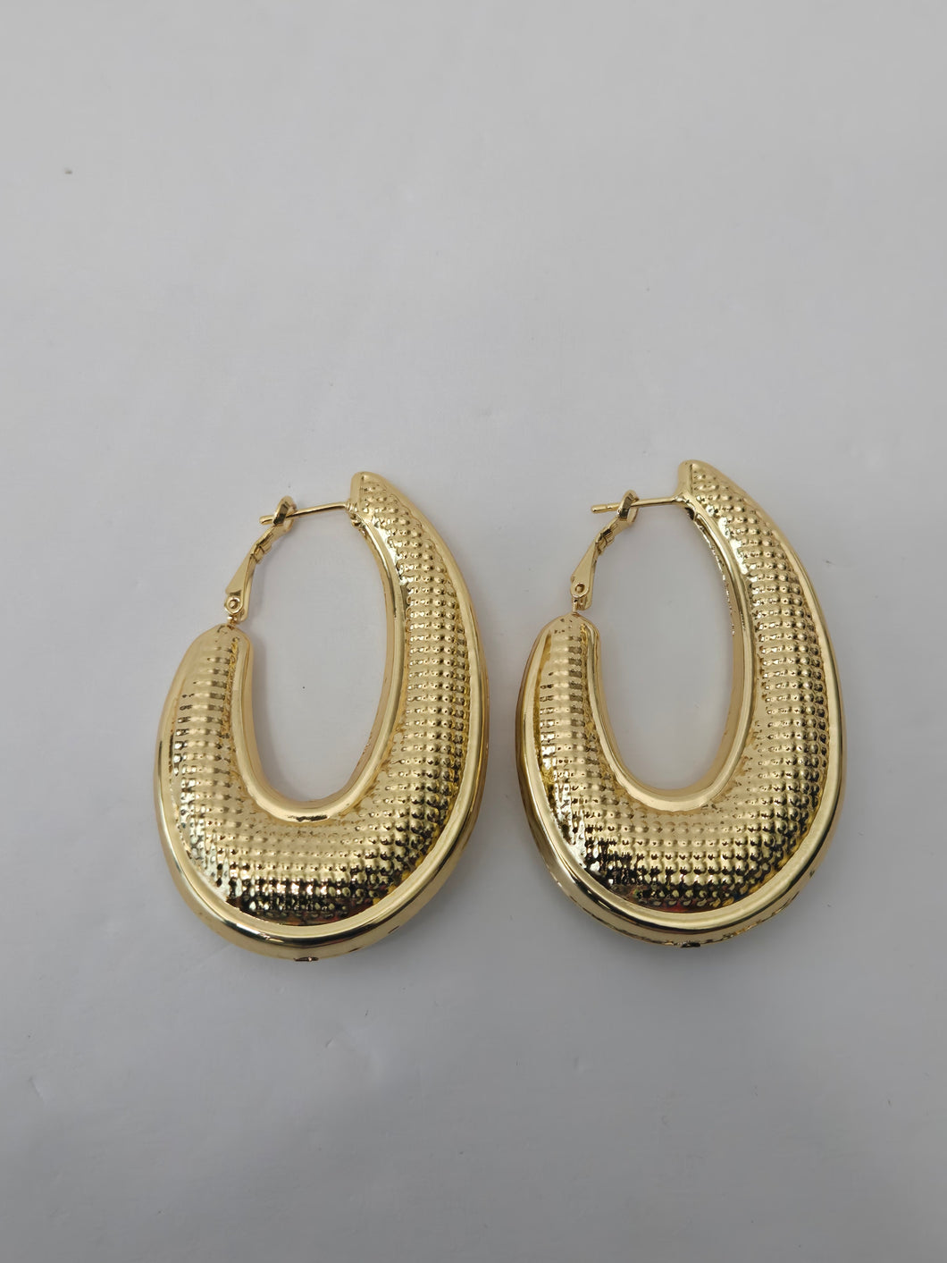 18K Gold Plated Bold Oval Hoop Earring