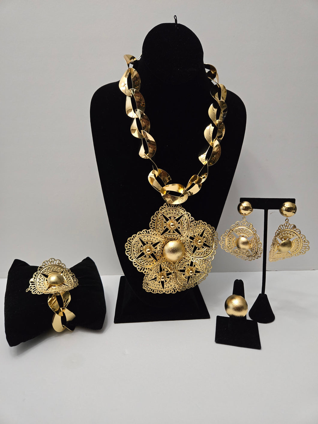 18K Italian Gold Plated 4 in  1 Bold Set