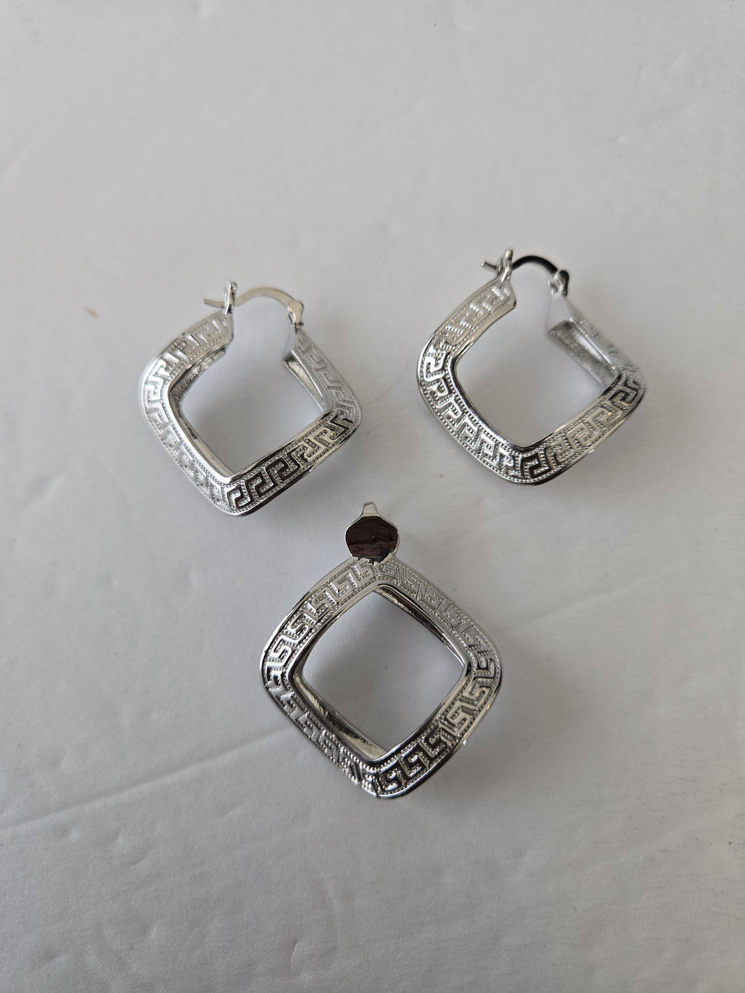 18K Italian White Gold Plated Earring and Pendant Set