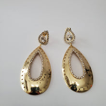 Load image into Gallery viewer, 18K ITALIAN GOLD PLATED DROP/DANGLING EARRINGS
