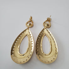 Load image into Gallery viewer, 18K ITALIAN GOLD PLATED DROP/DANGLING EARRINGS
