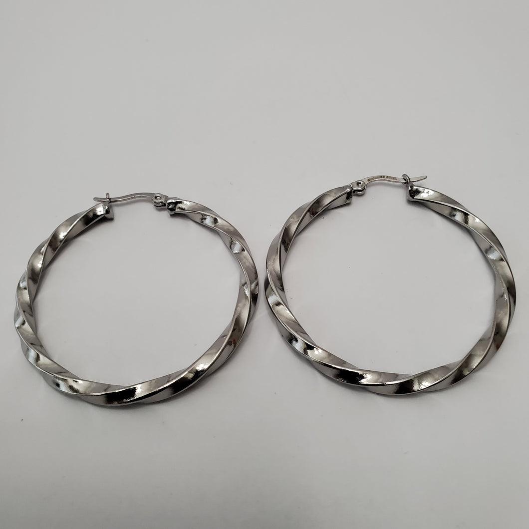 18K WHITE GOLD PLATED TWISTED SLIVER EARRING