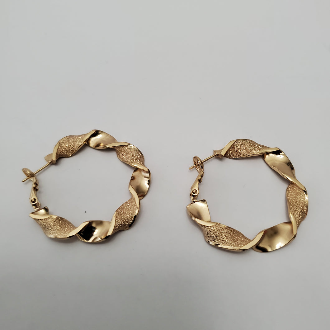 18K GOLD PLATED TWISTED HOOP EARRINGS