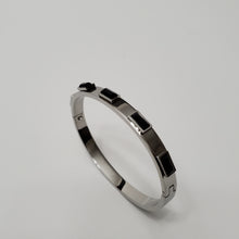 Load image into Gallery viewer, 18K WHITE GOLD PLATED STAINLESS STEEL BANGLE WITH BLACK STONE
