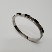 Load image into Gallery viewer, 18K WHITE GOLD PLATED STAINLESS STEEL BANGLE WITH BLACK STONE
