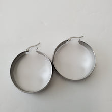 Load image into Gallery viewer, SLIVER STAINLESS STEEL MED HOOP EARRINGS
