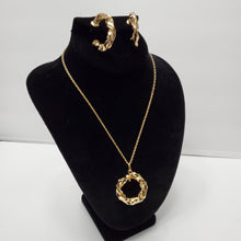 Load image into Gallery viewer, 18K GOLD PLATED CURVED EARRING NECKLACE AND PENDANT SET
