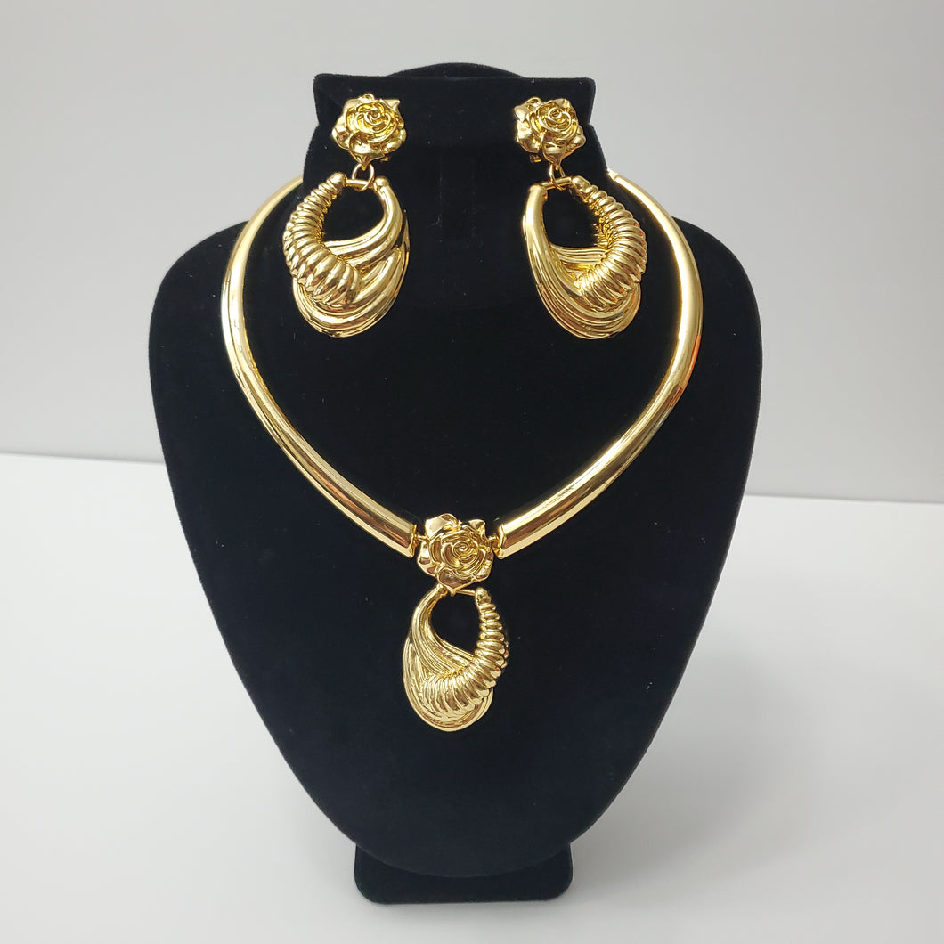 18K GOLD PLATED EARRING , PENDANT & CORD NECKLACE SET