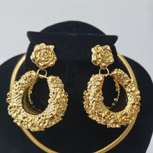 Load image into Gallery viewer, 18K GOLD PLATED ROSE FLOWER EARRING , PENDANT &amp; CORD NECKLACE SET
