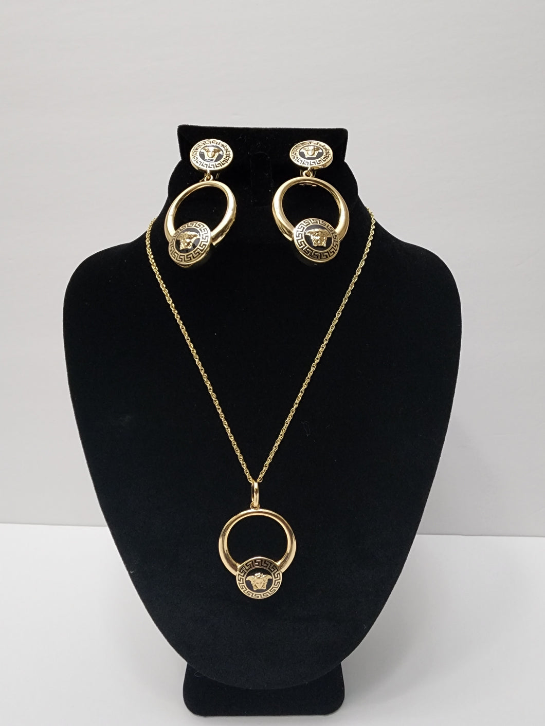 18K GOLD PLATED EARRING, PENDANT & NECKLACE SET