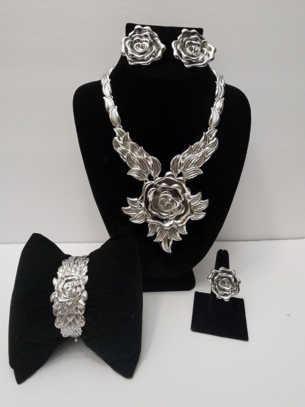 18K BRAZILIAN WHITE GOLD PLATED PARTY SET