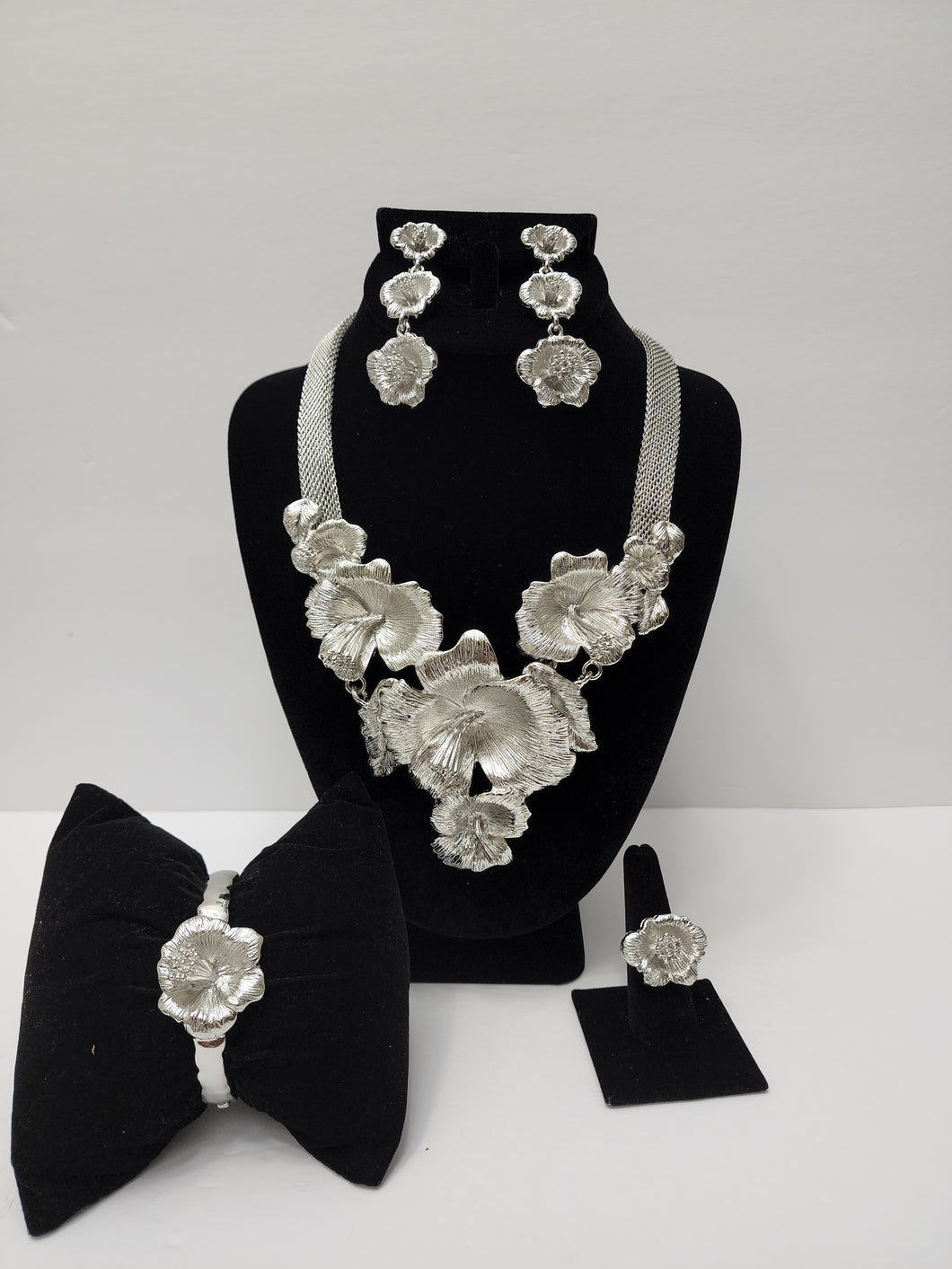 18K BRAZILIAN WHITE GOLD PLATED PARTY SET