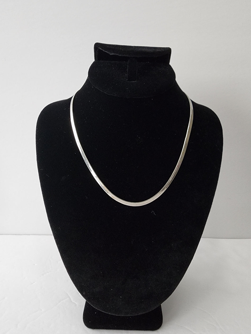 18K ITALIAN WHITE GOLD PLATED SMOOTH NECKLACE