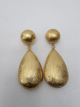 Load image into Gallery viewer, 18K ITALIAN GOLD PLATED CHUNKY DROP EARRINGS
