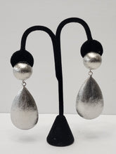 Load image into Gallery viewer, 18K ITALIAN WHITE GOLD PLATED CHUNKY DROP EARRINGS
