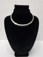 Load image into Gallery viewer, 18K WHITE GOLD PLATED BOLD CHOKER CORD NECKLACE
