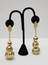 Load image into Gallery viewer, 18K Gold Plated 3 Balls Drop Earring
