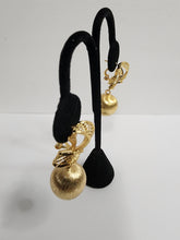 Load image into Gallery viewer, 18K God Plated Bow &amp; Ball Earring
