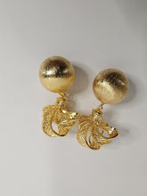 Load image into Gallery viewer, 18K God Plated Bow &amp; Ball Earring
