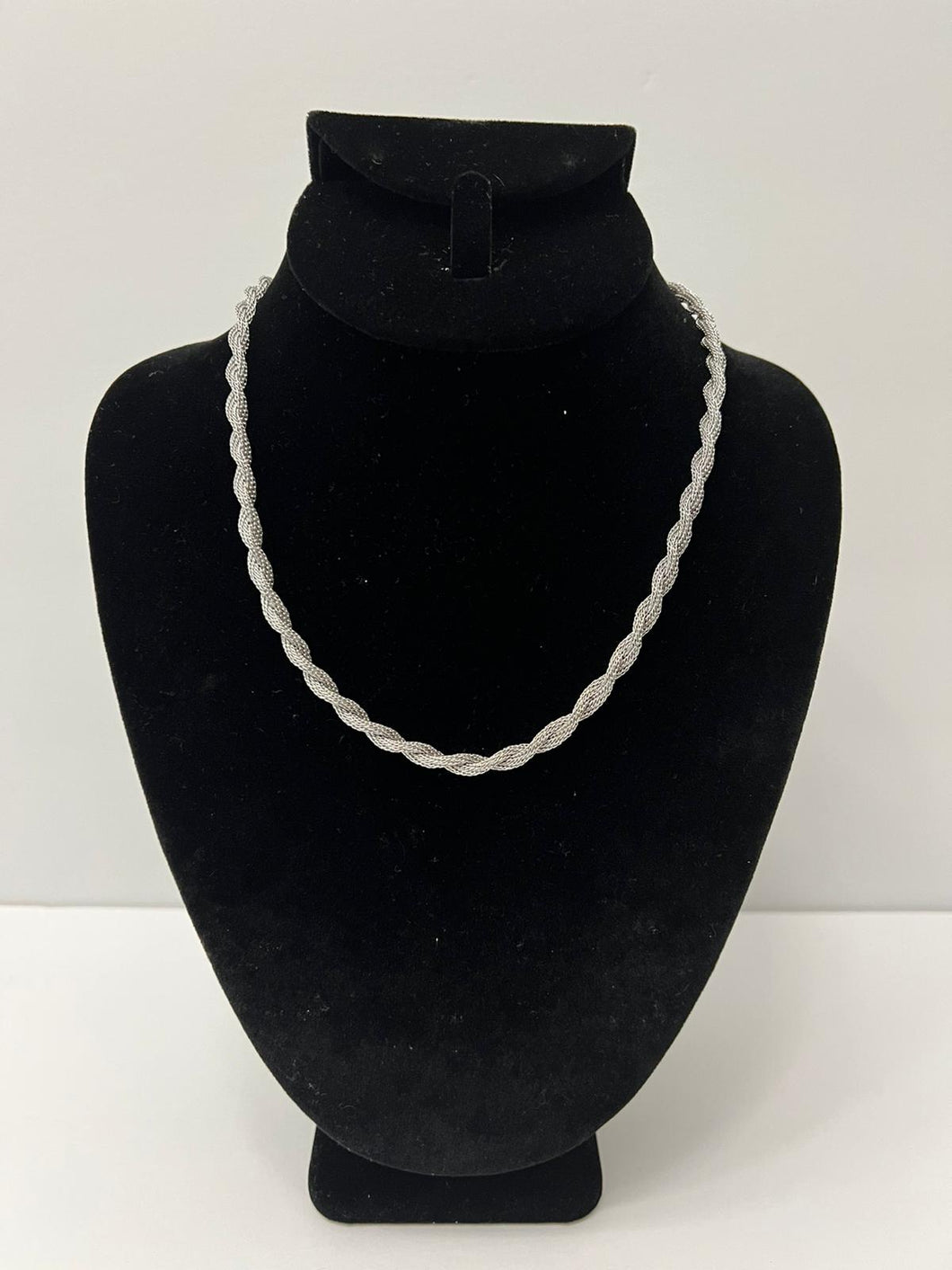 18K WHITE GOLD PLATED TWISTED CHOCKER NECKLACE